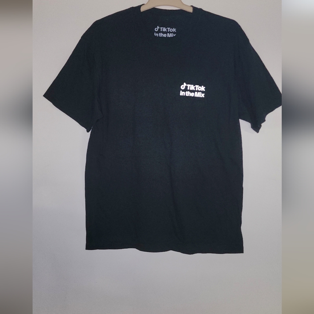 NWOT TikTok In The Mix T-Shirt